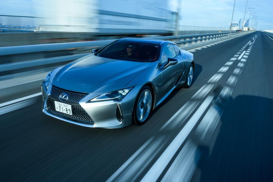  Lexus LC500h 2017 года  (JP) (фото 19 из 30)